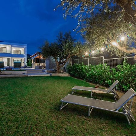 Antonia Villa - Luxurious Serenity With Private Pool, By Zantewize Kalipádhon Exterior foto